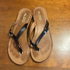 Aldo flip flop.